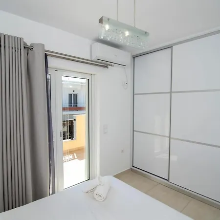 Διαμέρισμα Mary's Luxury Elaia 1 *