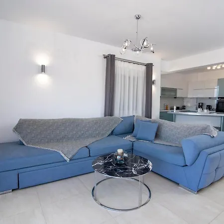 Mary's Luxury Elaia 1