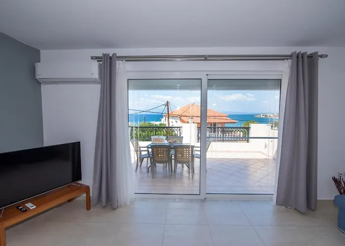 Mary's Luxury Elaia 1 *