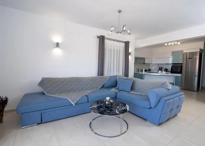 Mary's Luxury Elaia 1