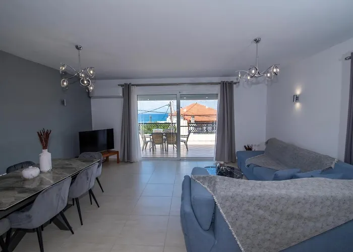 Appartement Mary's Luxury Elaia 1 *